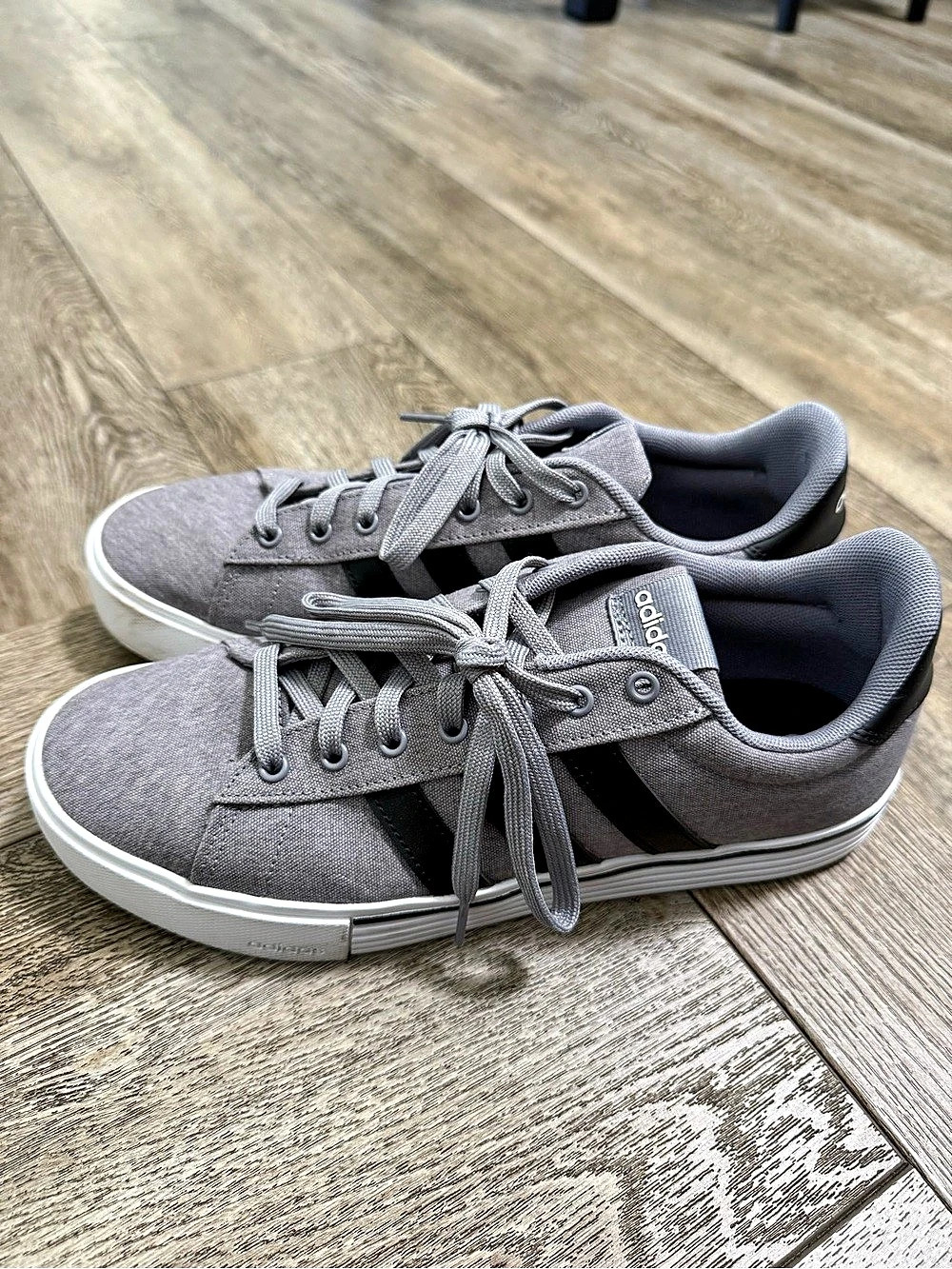 Adidas Gray Canvas Low Top Sneakers Black 3 Stripe Men’s 10